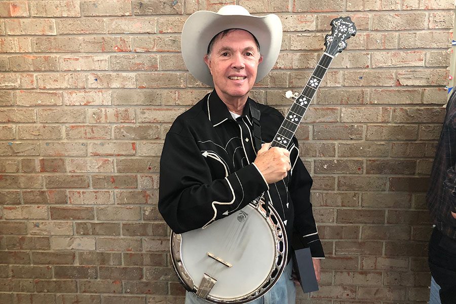 Mr.+Bloch+plays+the+banjo+in+the+50th+annual+Kindergarten+Rodeo.