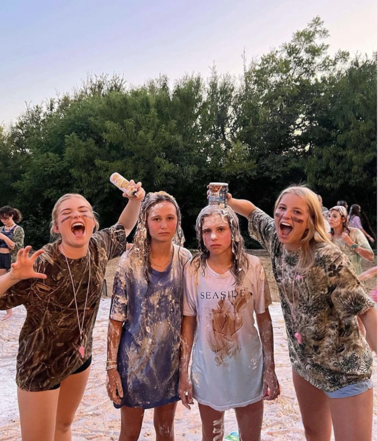 Sutton Howard 23 with her sis Sloane Factor 26 and Julia Clinkscale 23 and her sis Cricket West 26 during the food fight.
