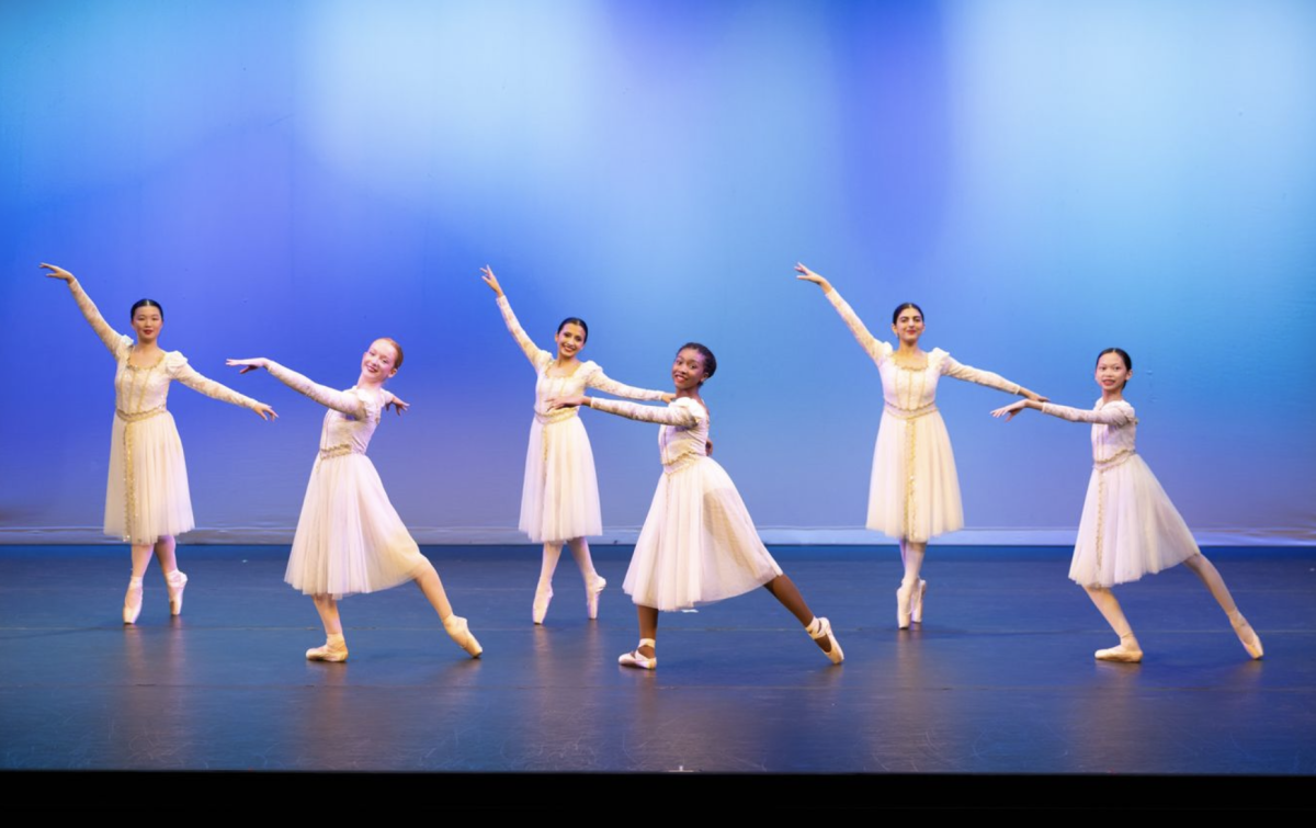 FWCD ballet dancers perform a piece from Paquita.
