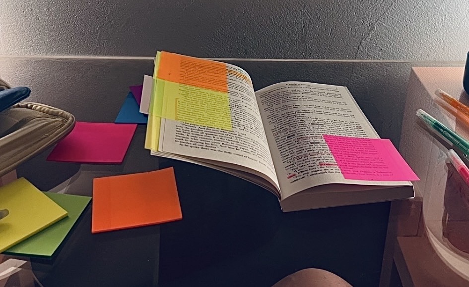 GiGi color codes her summer reading annotations.